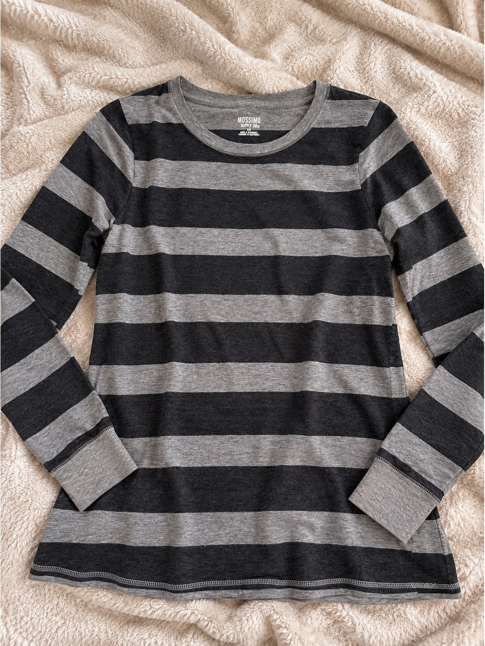 Mossimo Supply Co. Women's Long Sleeve T-Shirt Large Gray and Black Stripes